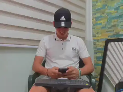 Snapshot of MasterSEX420 chatting on February 16, 5:48 pm MasterSEX420 online show from February 16, 5:48 pm