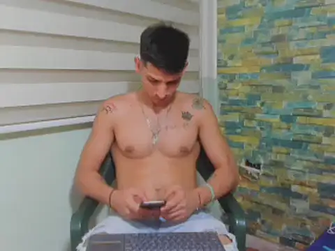 Snapshot of MasterSEX420 chatting on February 18, 6:37 pm MasterSEX420 online show from February 18, 6:37 pm