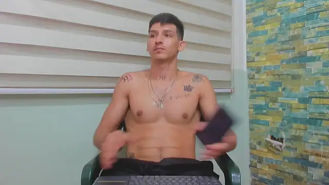 Snapshot of MasterSEX420 chatting on February 20, 3:30 pm MasterSEX420 online show from February 20, 3:30 pm