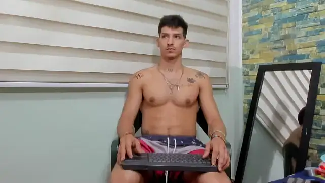 Snapshot of MasterSEX420 chatting on February 25, 3:27 pm MasterSEX420 online show from February 25, 3:27 pm