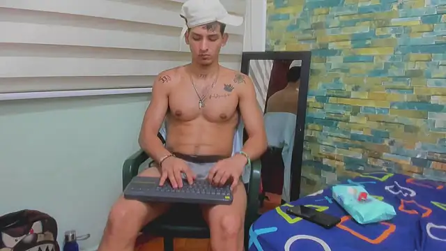 Snapshot of MasterSEX420 chatting on March 1, 12:07 am MasterSEX420 online show from March 1, 12:07 am