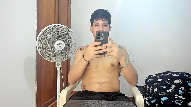 Snapshot of MasterSEX420 chatting on September 20, 11:17 pm MasterSEX420 online show from September 20, 11:17 pm