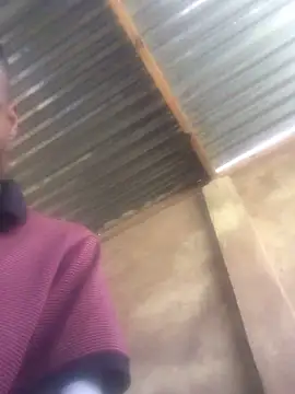 Snapshot of DWildB chatting on March 10, 10:53 am DWildB online show from March 10, 10:53 am