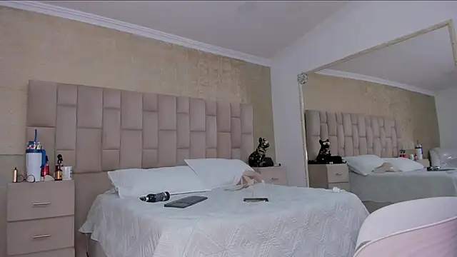 Snapshot of EmmaTorres_ chatting on January 22, 2:37 am EmmaTorres online show from January 22, 2:37 am