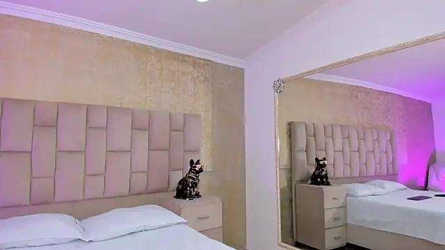 Snapshot of EmmaTorres_ chatting on March 23, 3:54 am EmmaTorres online show from March 23, 3:54 am