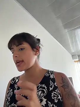 Snapshot of EmmaTorres_ chatting on June 17, 10:43 pm EmmaTorres online show from June 17, 10:43 pm