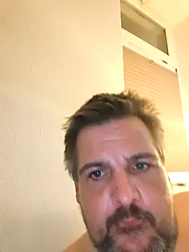 Snapshot of Ronny2510 chatting on March 19, 10:25 pm Ronny2510 online show from March 19, 10:25 pm