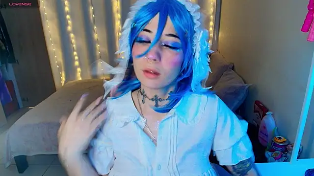 Snapshot of mily_milk_ chatting on July 14, 8:52 am mily milk online show from July 14, 8:52 am