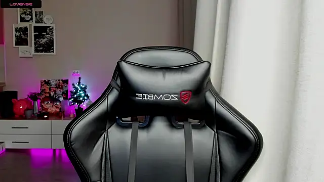 Snapshot of Sm0ly chatting on February 3, 1:19 am Sm0ly online show from February 3, 1:19 am