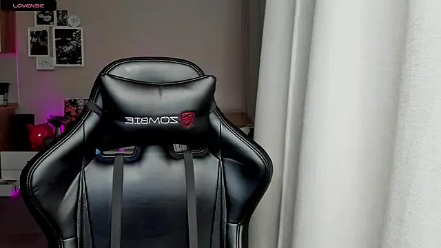 Snapshot of Sm0ly chatting on February 11, 1:41 am Sm0ly online show from February 11, 1:41 am