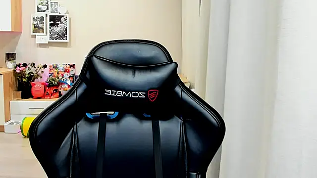 Snapshot of Sm0ly chatting on October 24, 1:46 am Sm0ly online show from October 24, 1:46 am