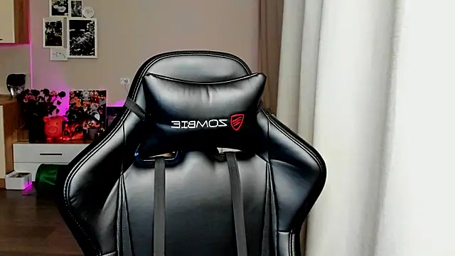 Snapshot of Sm0ly chatting on October 30, 1:40 am Sm0ly online show from October 30, 1:40 am