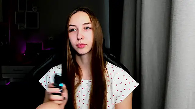 Snapshot of Sm0ly chatting on November 8, 3:39 am Sm0ly online show from November 8, 3:39 am