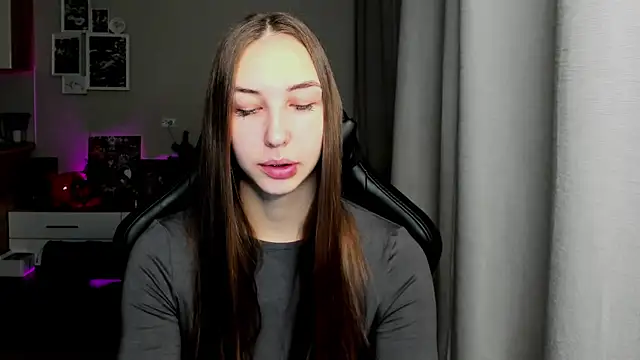 Snapshot of Sm0ly chatting on November 24, 2:22 am Sm0ly online show from November 24, 2:22 am