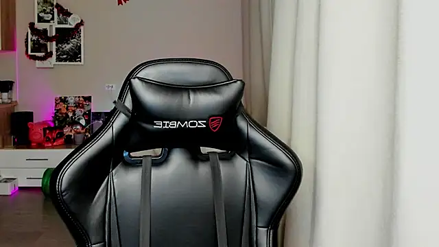 Snapshot of Sm0ly chatting on January 7, 2:36 am Sm0ly online show from January 7, 2:36 am