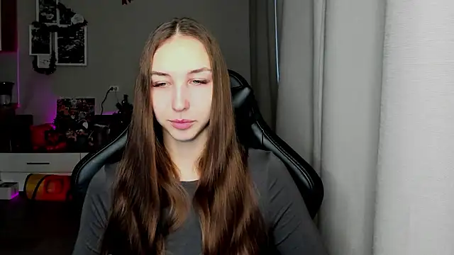 Snapshot of Sm0ly chatting on January 18, 2:48 am Sm0ly online show from January 18, 2:48 am