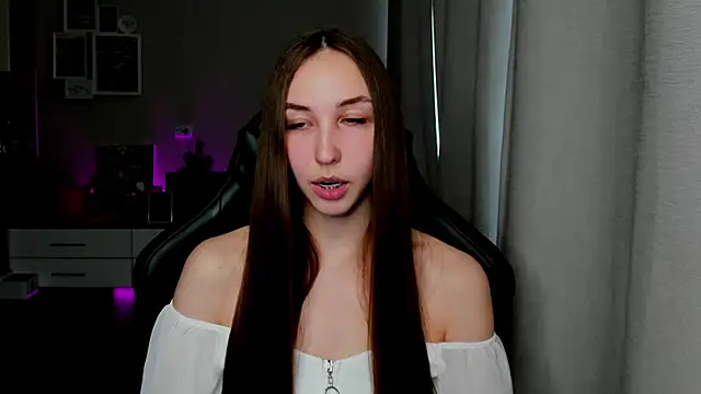 Snapshot of Sm0ly chatting on May 18, 4:07 am Sm0ly online show from May 18, 4:07 am