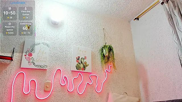 samanthaeliott22 online show from October 23, 1:49 am