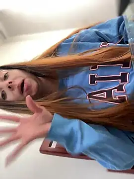 Snapshot of Cloew_Marz chatting on May 17, 6:37 pm Cloew Marz online show from May 17, 6:37 pm
