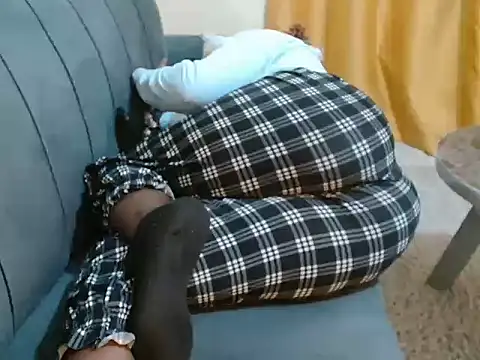 leslysexygirl online show from November 24, 8:19 pm