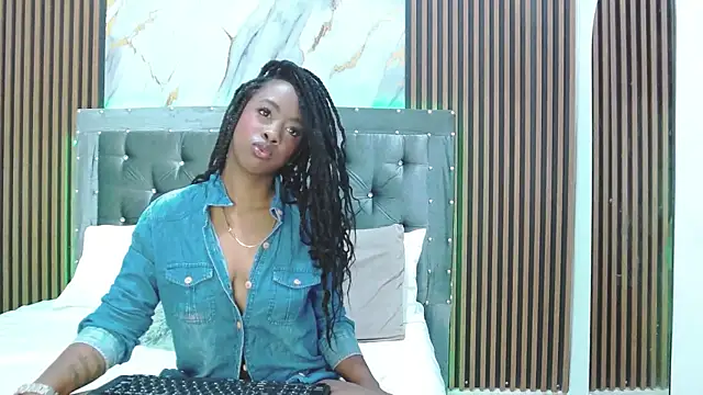 AshleyMontana online show from December 21, 2:46 pm