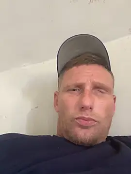 aaronmc311840 online show from September 18, 3:58 pm
