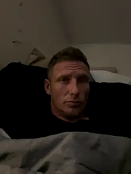 aaronmc311840 online show from October 3, 6:43 am