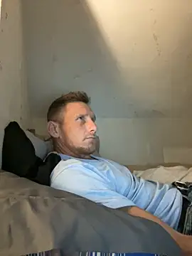 aaronmc311840 online show from October 4, 7:06 am