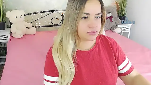 Snapshot of MilenaMiler_X chatting on January 23, 5:13 am MilenaMiler X online show from January 23, 5:13 am