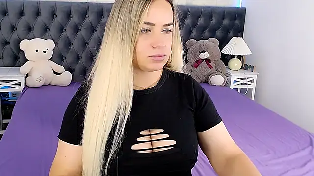 Snapshot of MilenaMiler_X chatting on September 30, 7:30 pm MilenaMiler X online show from September 30, 7:30 pm