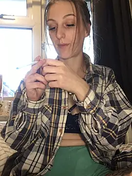 Snapshot of indie-rayne chatting on December 10, 3:01 pm indie-rayne online show from December 10, 3:01 pm