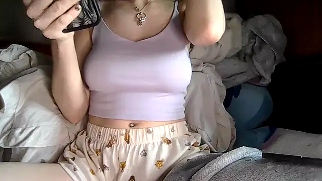indie-rayne online show from May 8, 11:26 am