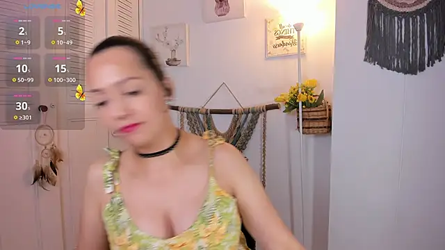 Snapshot of anaruiz_ chatting on November 6, 2:12 am anaruiz online show from November 6, 2:12 am