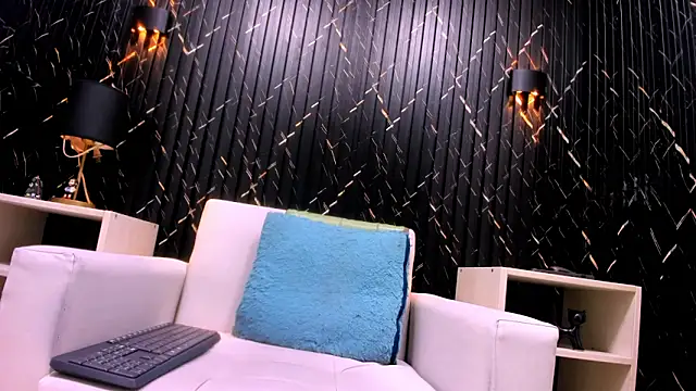 Cutie Shy  online show from November 2, 3:47 pm