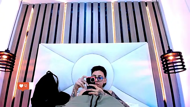 Cutie Shy  online show from November 24, 7:24 pm