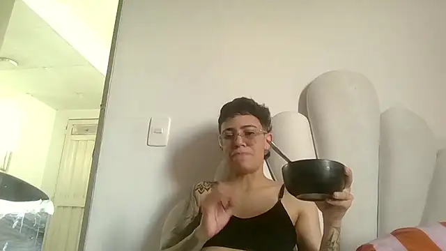 Snapshot of Cutie_Shy_ chatting on July 28, 2:13 pm Cutie Shy online show from July 28, 2:13 pm