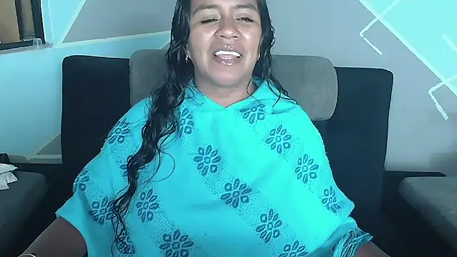 Snapshot of saggil23 chatting on May 9, 5:56 am saggil23 online show from May 9, 5:56 am