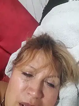 Snapshot of Kazsandraa chatting on June 6, 11:31 pm Kazsandraa online show from June 6, 11:31 pm