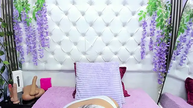 Snapshot of Sam-Evans-hot chatting on June 10, 8:30 pm Sam-Evans-hot online show from June 10, 8:30 pm