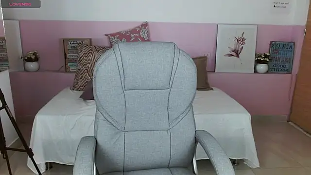 liseth fox online show from December 14, 6:41 pm