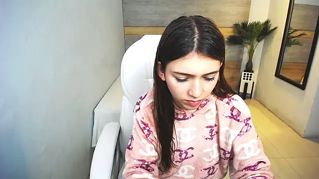 liseth fox online show from December 15, 1:43 pm