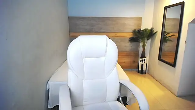 liseth fox online show from December 19, 10:42 pm