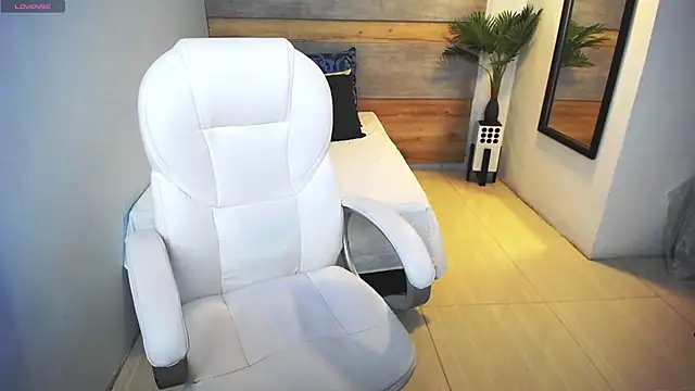 liseth fox online show from March 5, 10:21 pm