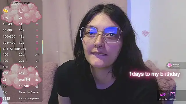 Snapshot of lessliee22_ chatting on May 12, 7:05 am lessliee22 online show from May 12, 7:05 am