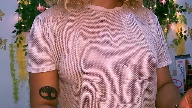 Snapshot of Crysrus chatting on December 26, 1:51 am Crysrus online show from December 26, 1:51 am