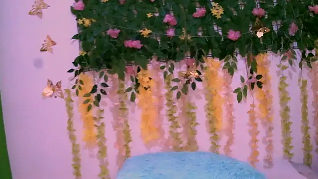 Snapshot of Crysrus chatting on January 28, 2:53 am Crysrus online show from January 28, 2:53 am