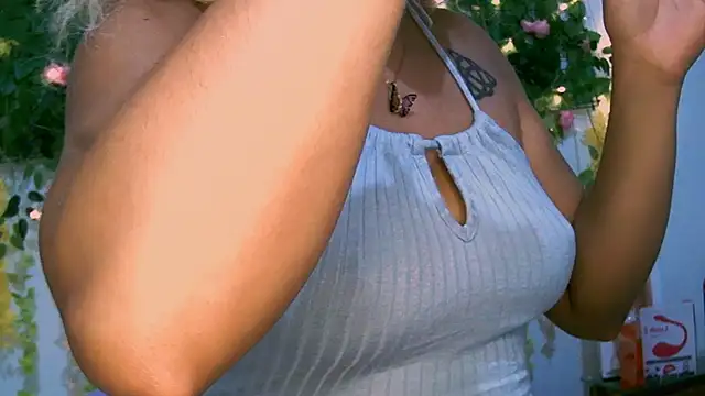 Snapshot of Crysrus chatting on February 23, 12:19 am Crysrus online show from February 23, 12:19 am