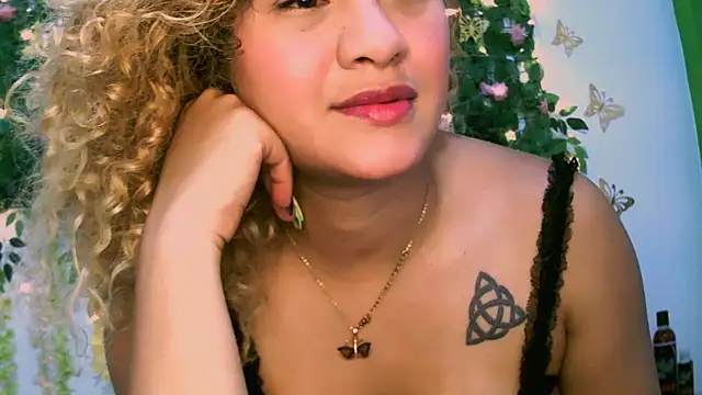 Snapshot of Crysrus chatting on March 2, 12:09 am Crysrus online show from March 2, 12:09 am