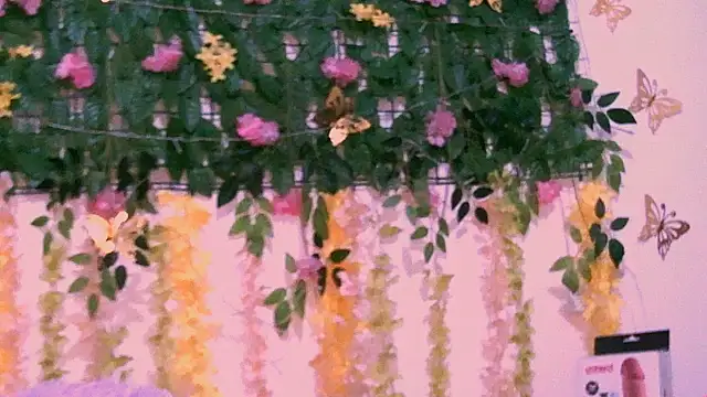 Snapshot of Crysrus chatting on October 2, 10:17 pm Crysrus online show from October 2, 10:17 pm