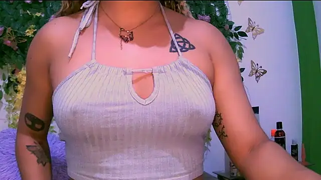 Snapshot of Crysrus chatting on October 4, 12:41 am Crysrus online show from October 4, 12:41 am